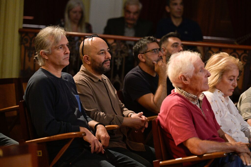 Arrancan las Jornadas del Silbo en Gáldar algunos ponentes de las jornadas de estudios histórico etnográficos del silbo en el teatro consistorial de gáldar. foto rayco tacoronte